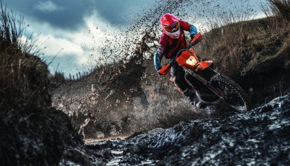 9游游戏官网-【马克·塞尔比】防守逼人：他如何用策略击退对手？，马克·塞尔比老婆