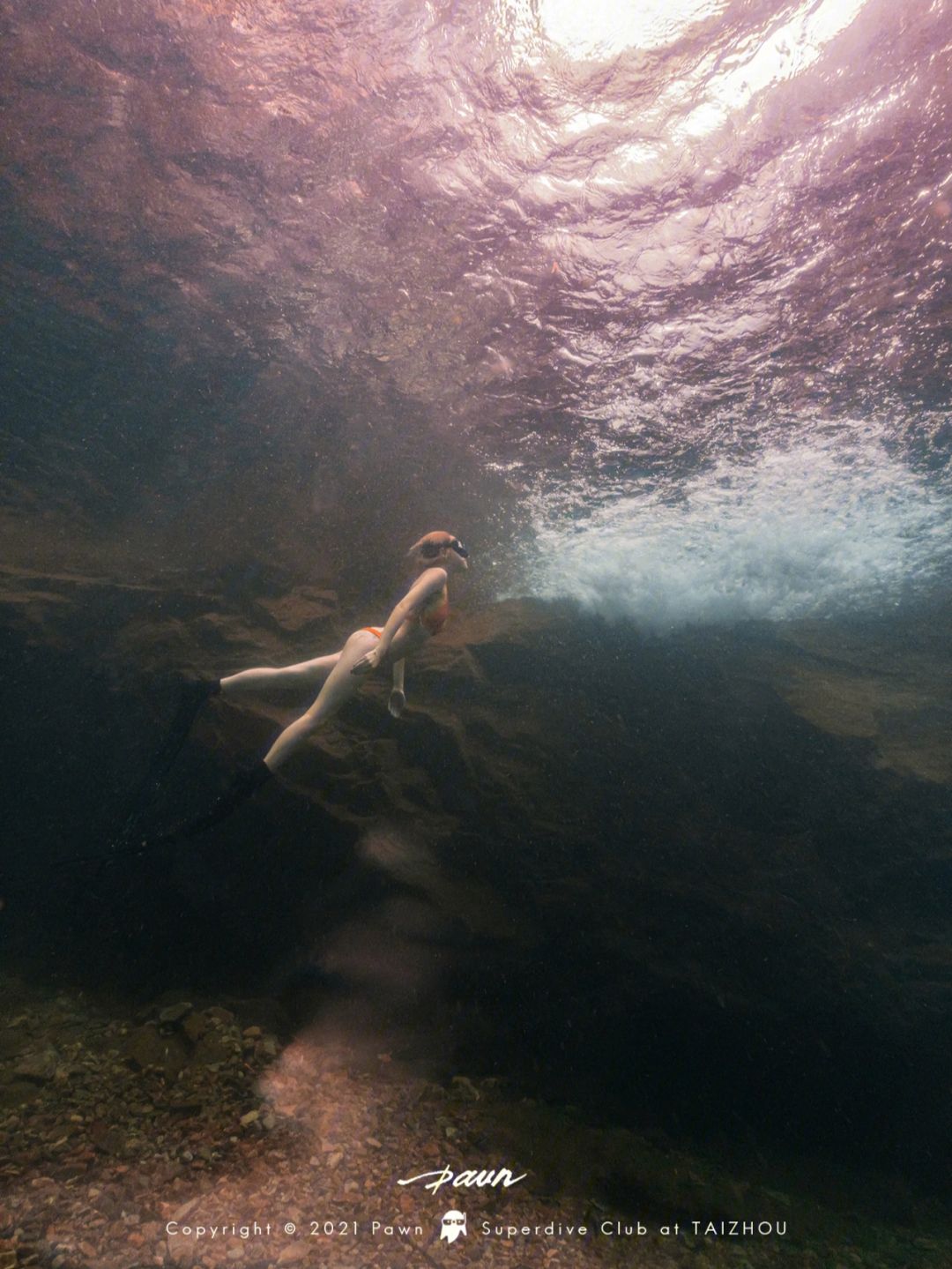 九游游戏-包含自由潜水深潜挑战，探索海底深藏的奇迹的词条