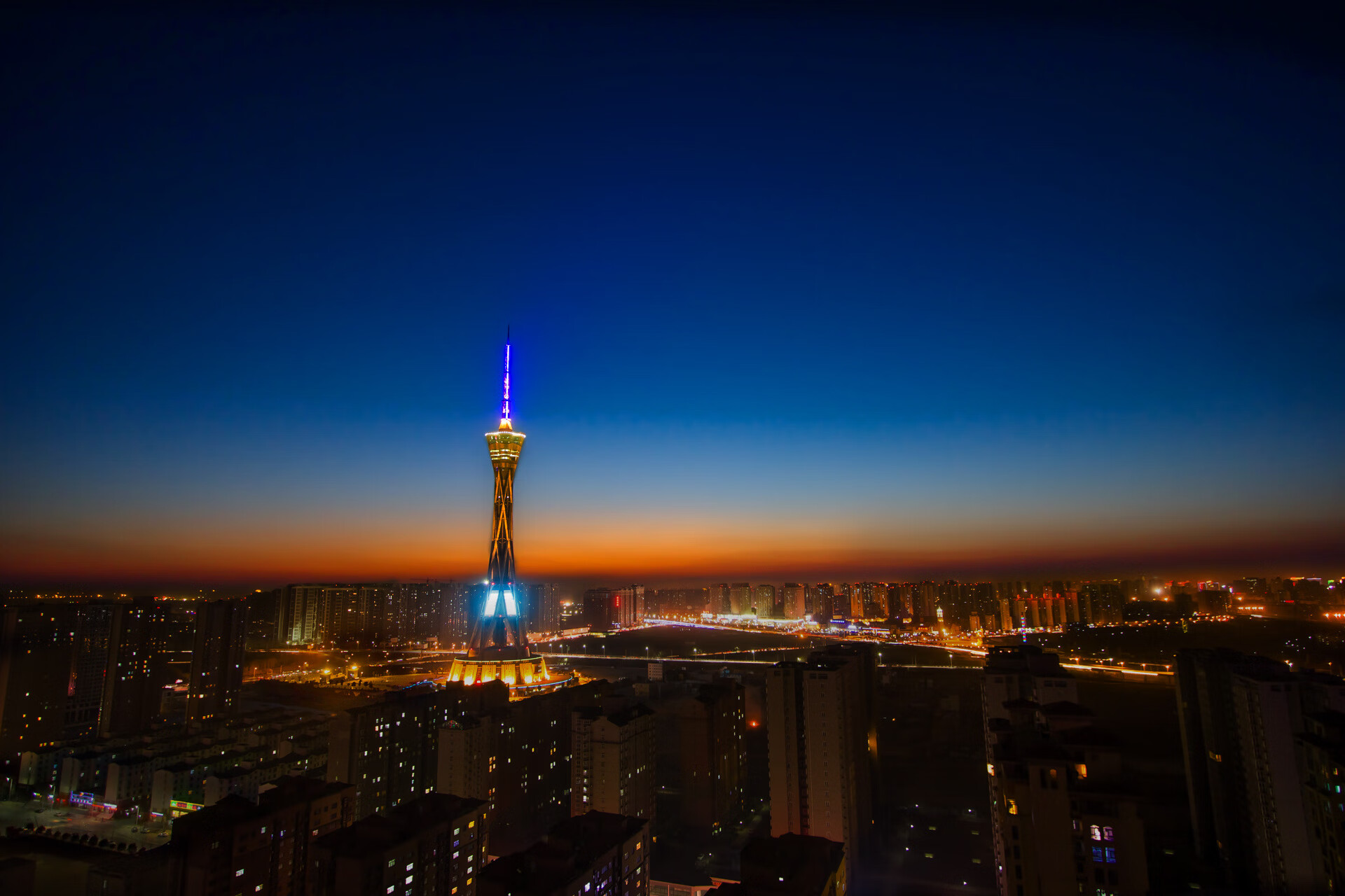 九游网址-法甲青训训练中引入非语言表达应对高压情境模拟